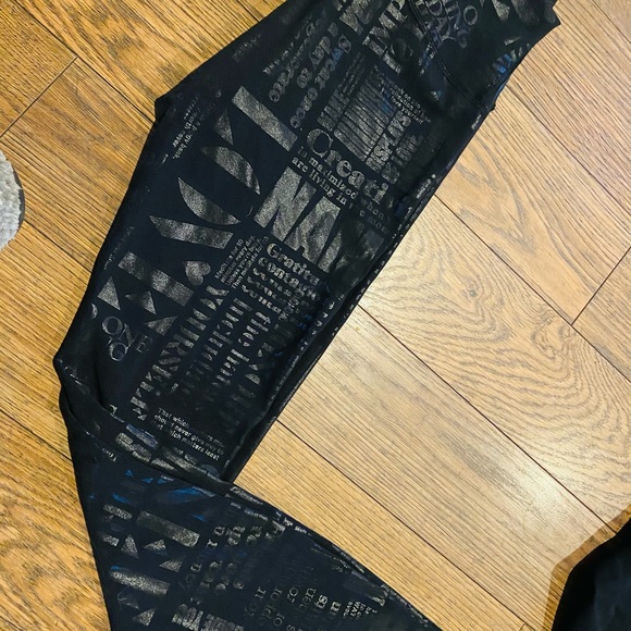 20 Item Lululemon Resale Lot! Including NWT Ivory belt bag! - Picture 11 of 12